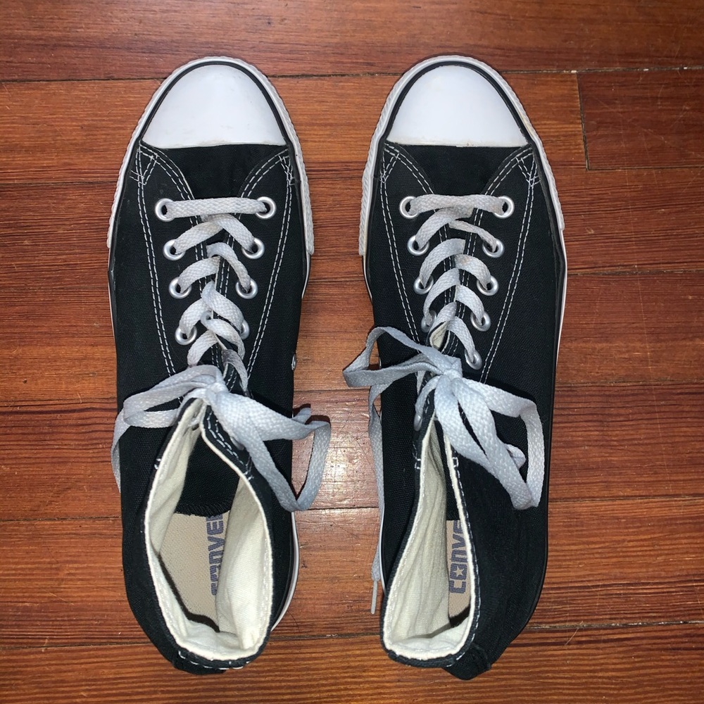 BLACK HIGH TOP CONVERSE